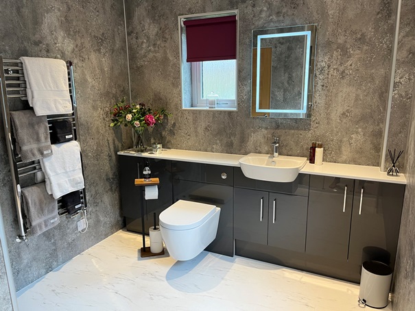Ensuite Bathroom-01
